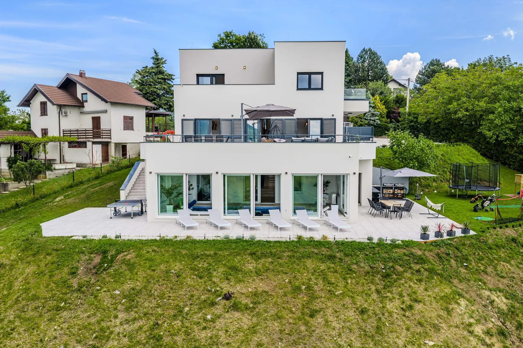 Villa Medvednica exterior